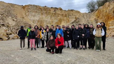 Les crêtes préardennaises attirent la curiosité des étudiants en géologie